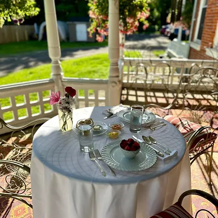 The Edwards Waterhouse Inn-3